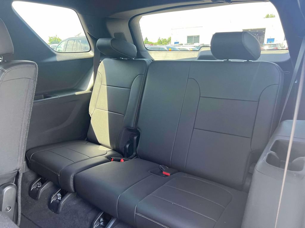 Used 2023 Chevrolet Traverse LT AWD/4WD image 16