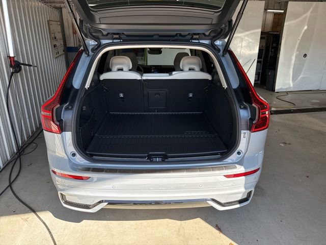 New 2026 Volvo XC60 T8 Ultra w/ Protection Package Premier image 15
