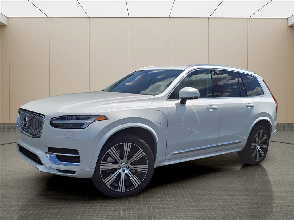 Used 2025 Volvo XC90 T8 Plus w/ Protection Package image 2