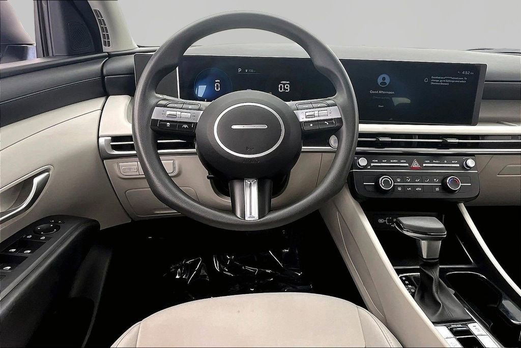 Used 2025 Hyundai Tucson SE image 5