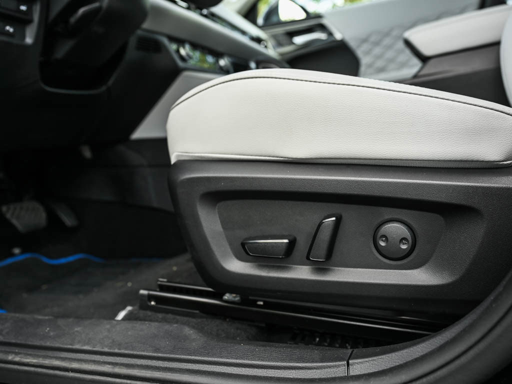 New 2025 Mitsubishi Outlander SEL image 18