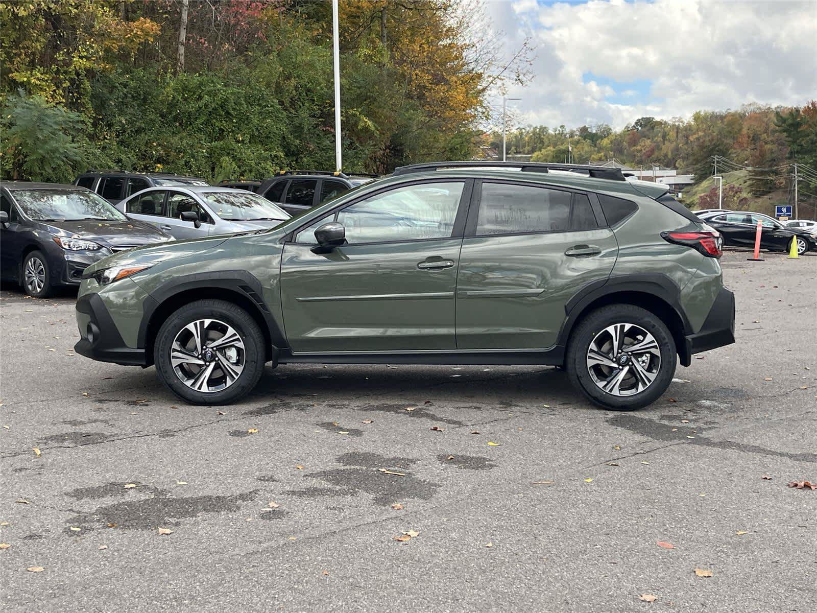 Used 2026 Subaru Crosstrek 2.5i Premium AWD/4WD image 2