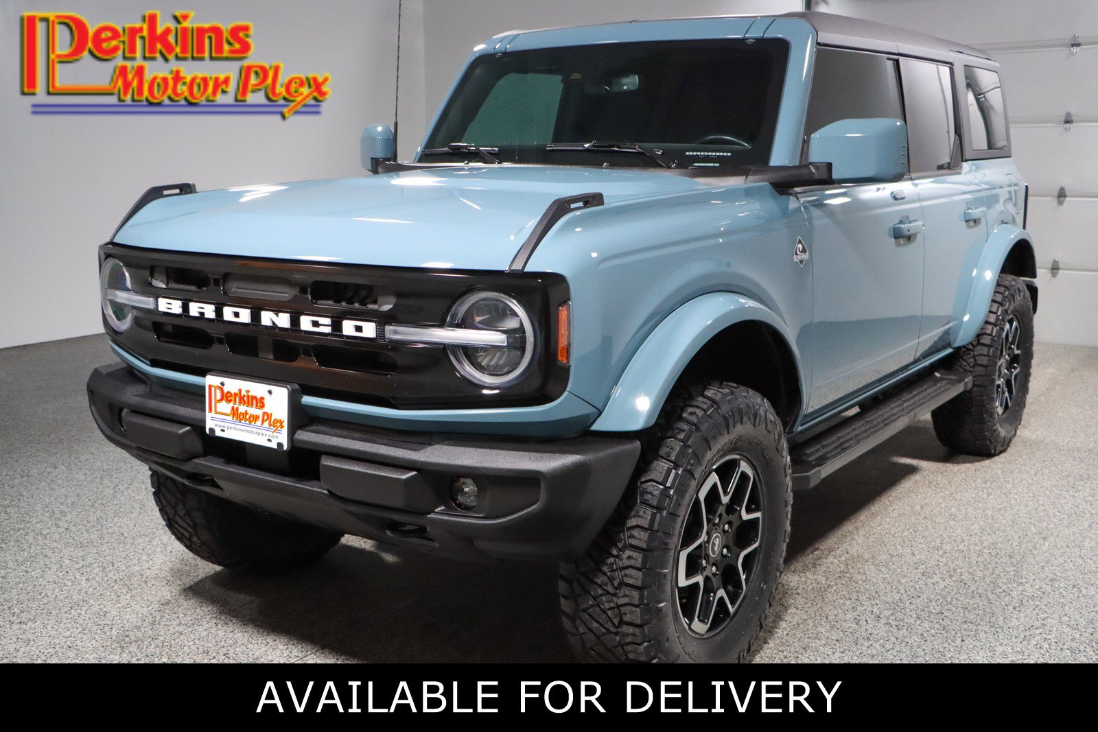 Used 2023 Ford Bronco Outer Banks image 1