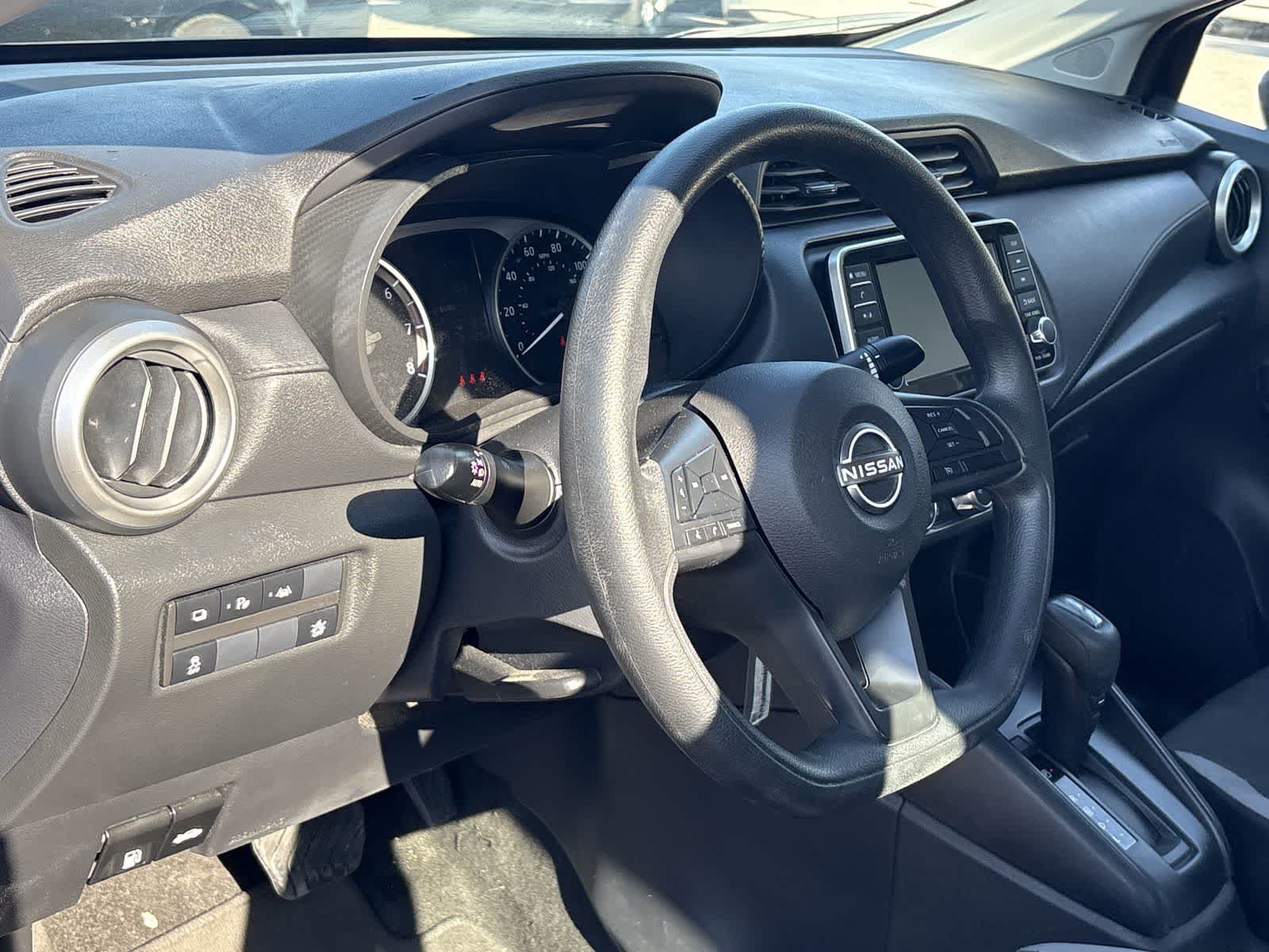 Used 2025 Nissan Versa S FWD image 2