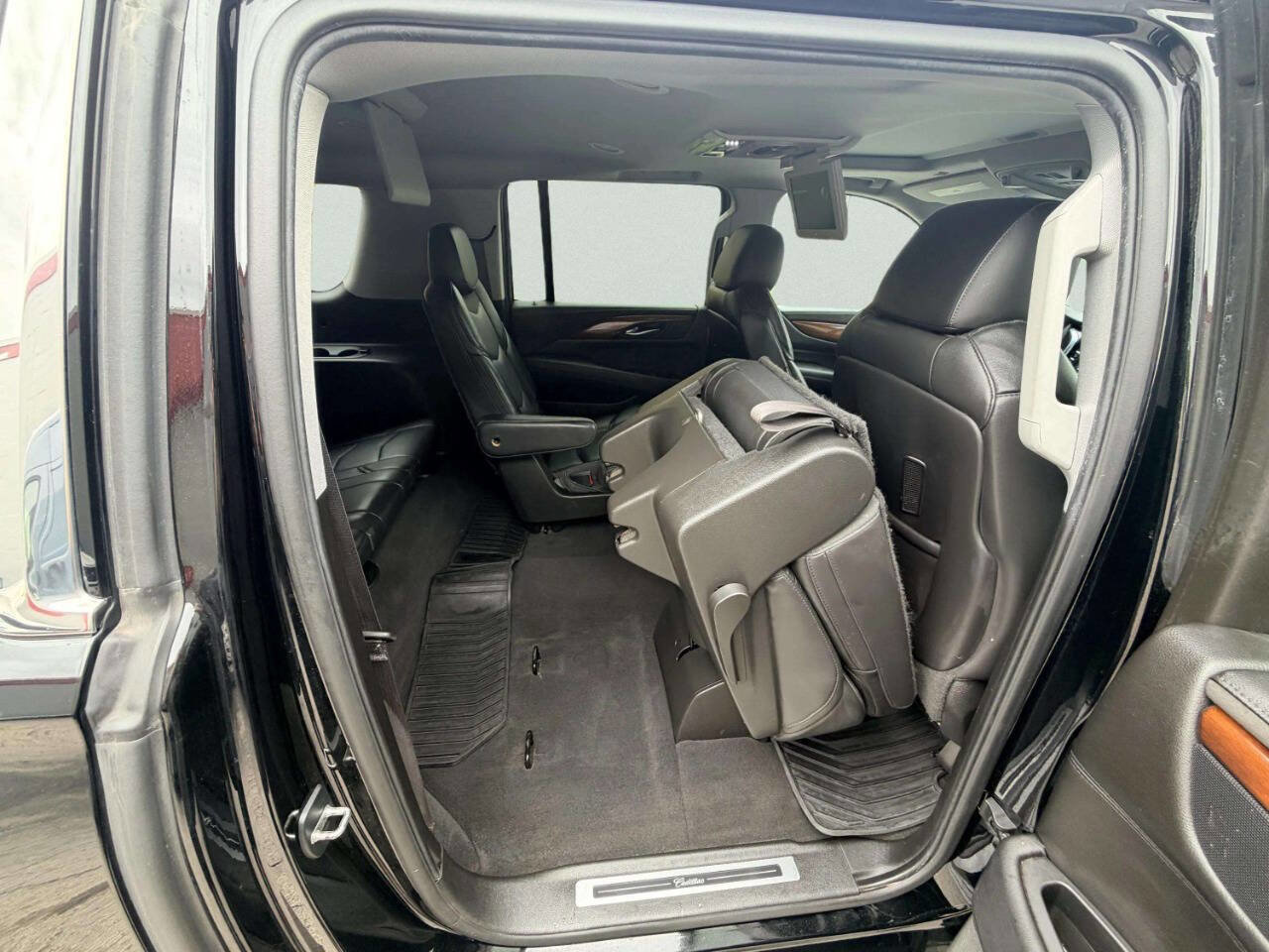 Used 2015 Cadillac Escalade ESV Premium AWD/4WD image 30