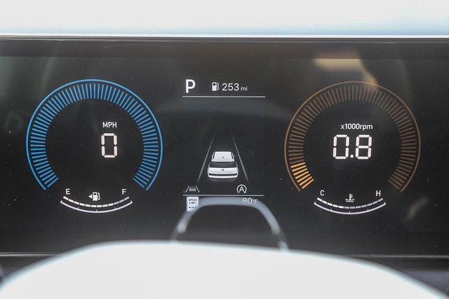 Certified 2025 Hyundai Santa Fe SEL image 25