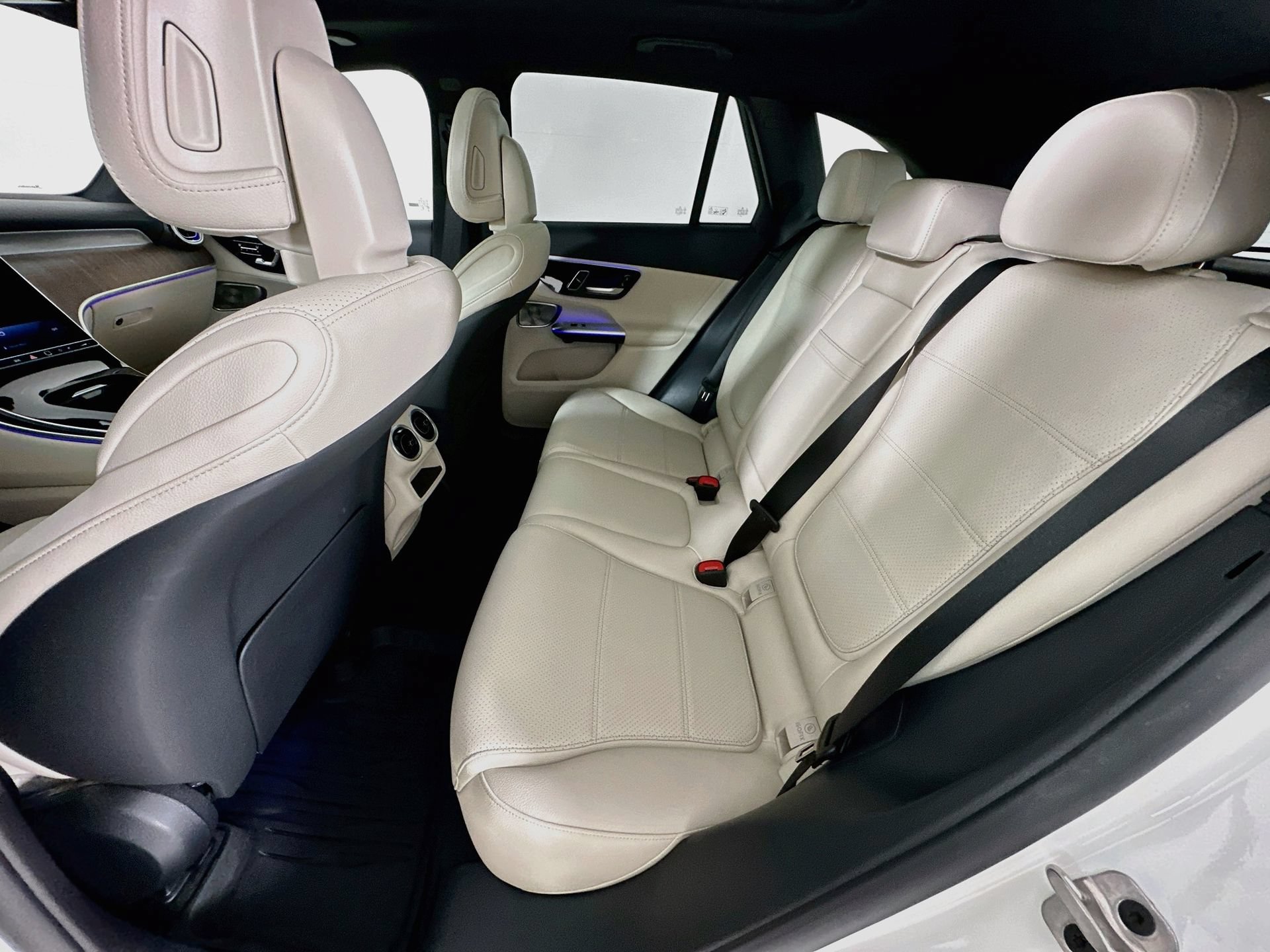 Certified 2026 Mercedes-Benz GLC 300 image 27