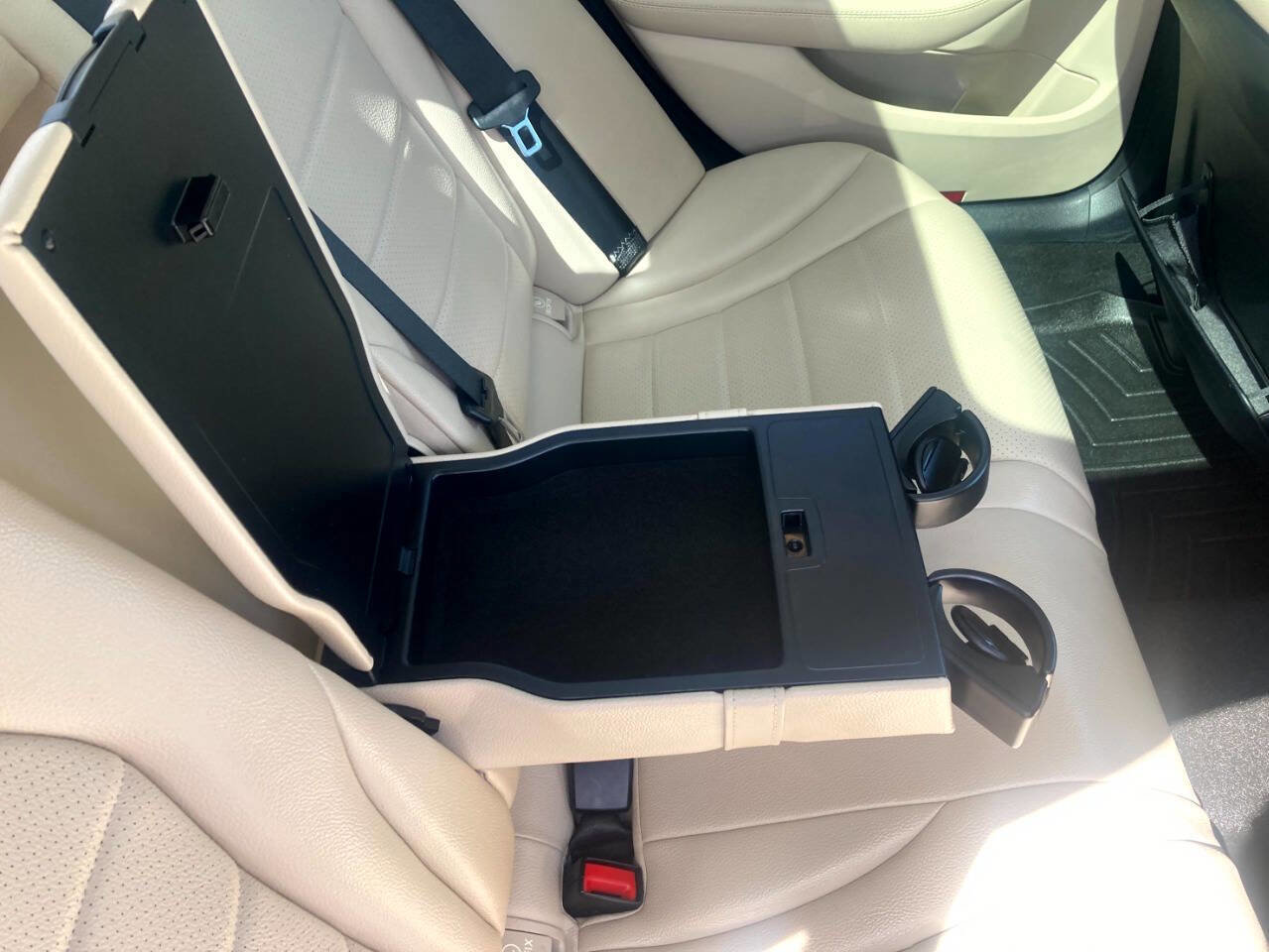 Used 2015 Mercedes-Benz C 300 4MATIC Sedan image 15