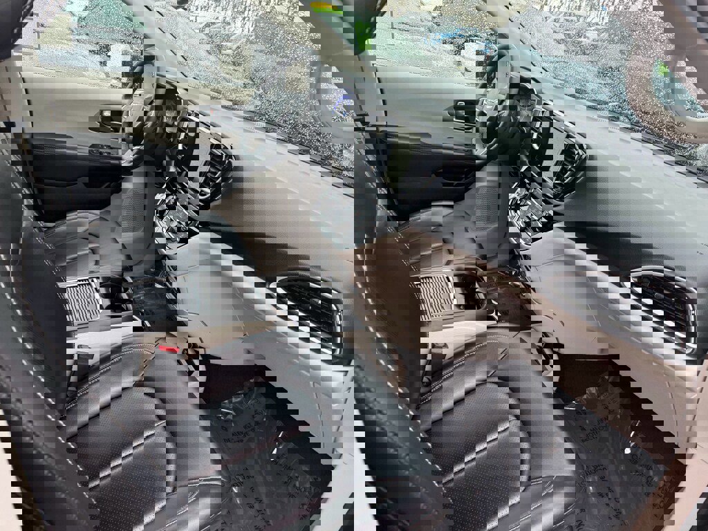 Used 2023 Chrysler Pacifica Touring-L image 21