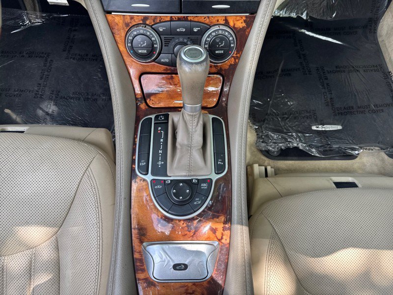 Used 2011 Mercedes-Benz SL 550 image 24