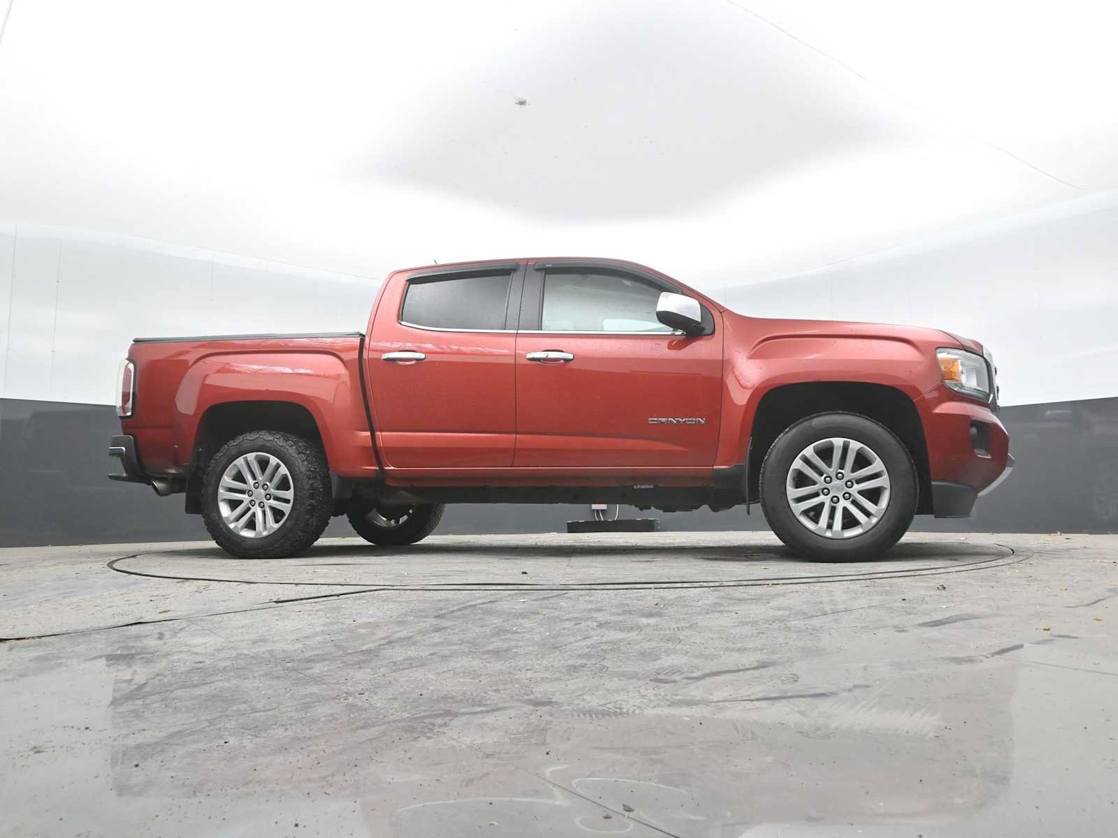 Used 2015 GMC Canyon SLT w/ Driver Alert Package AWD/4WD image 30