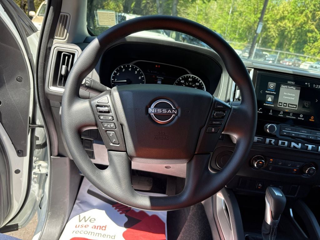 Used 2025 Nissan Frontier SV RWD image 15