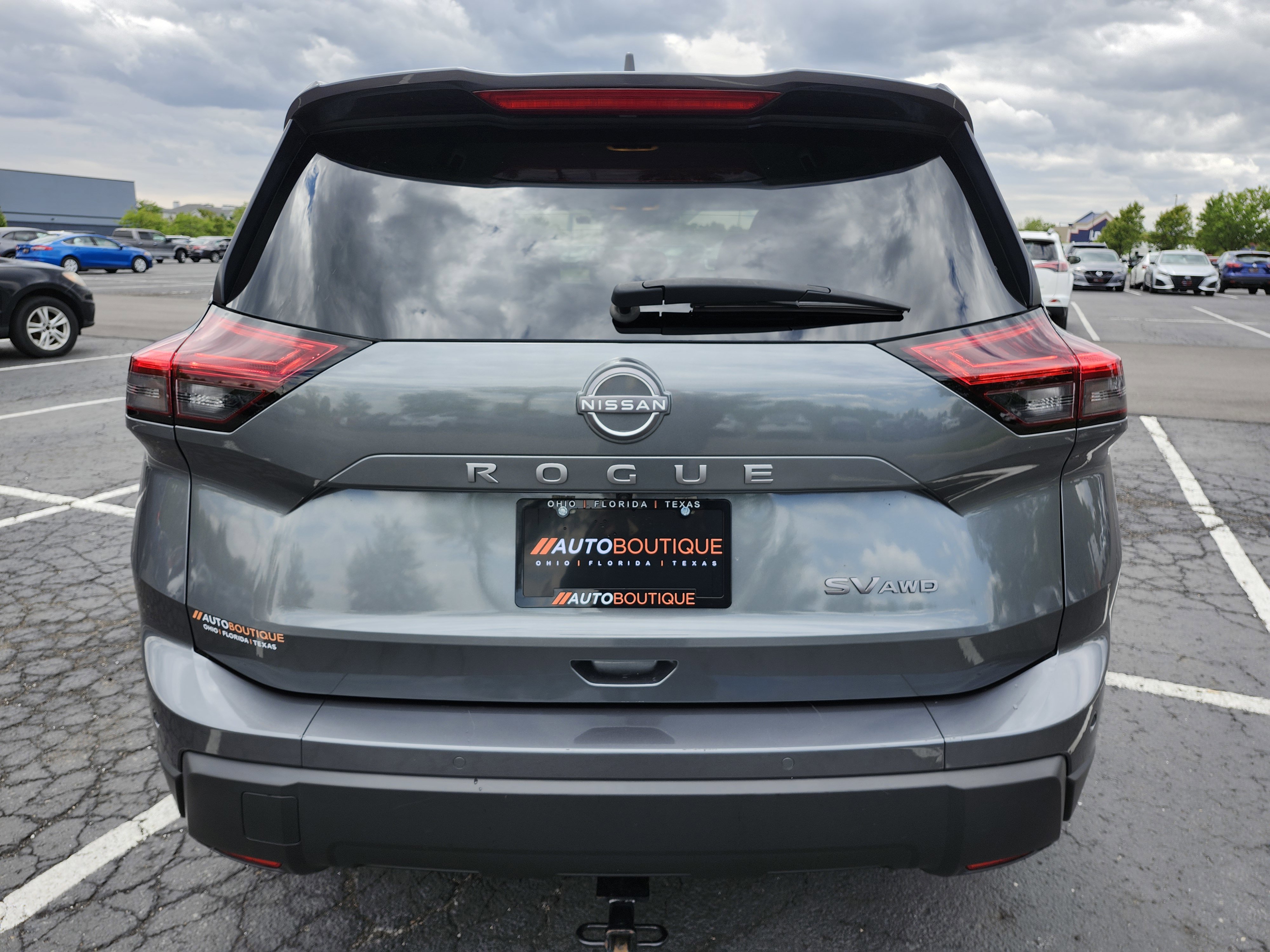 Used 2024 Nissan Rogue SV AWD/4WD image 16