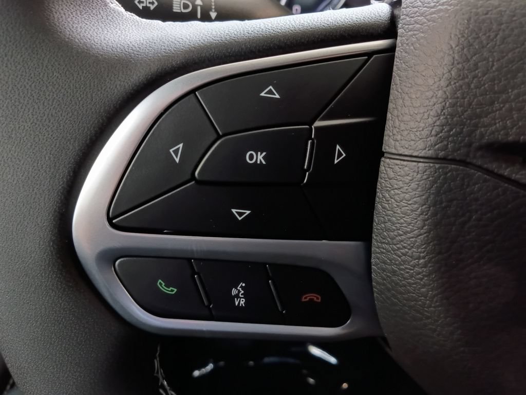 New 2027 Chrysler Pacifica Select FWD image 11