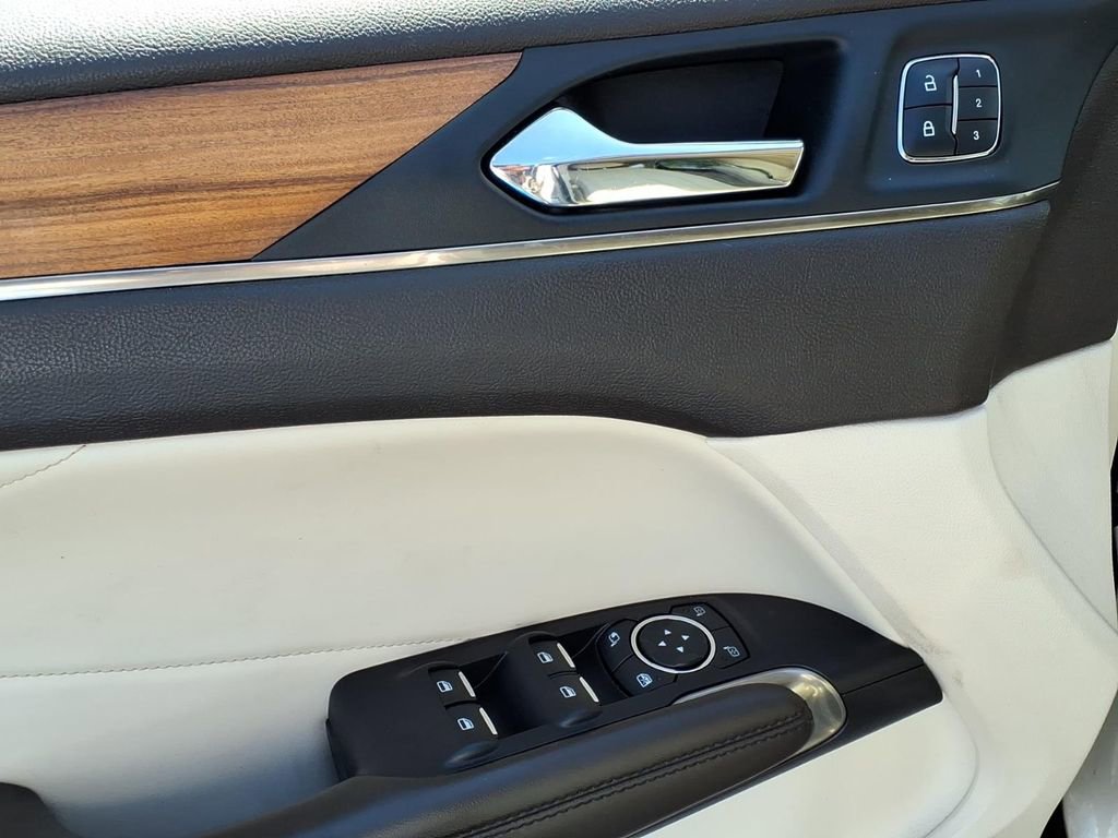 Used 2015 Lincoln MKC Reserve w/ Equipment Group 102A Reserve image 4