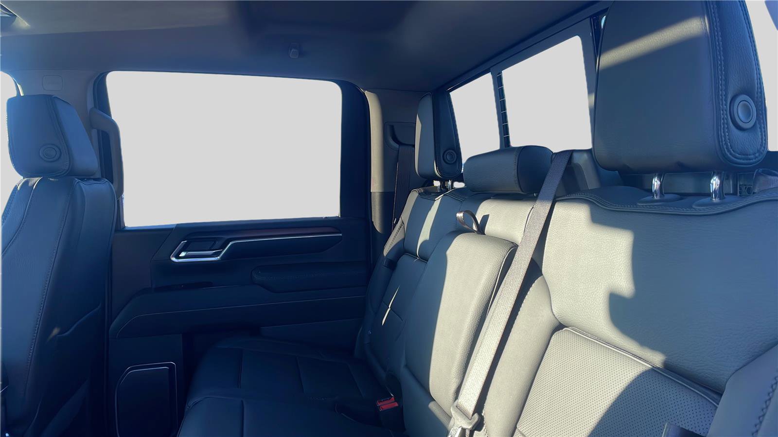 New 2026 GMC Sierra 2500 Denali w/ Denali Reserve Package image 17