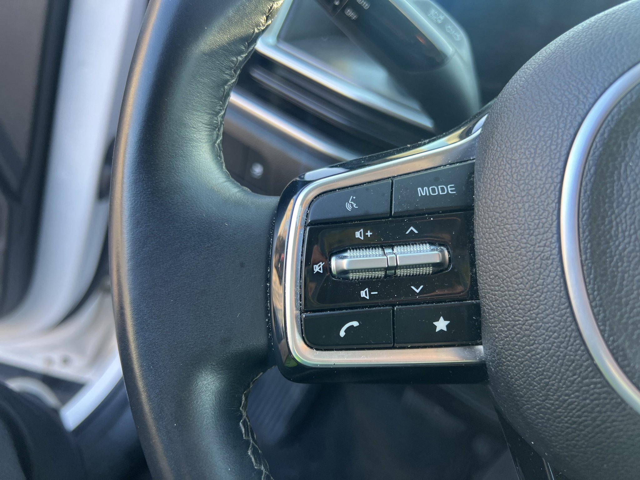 Used 2024 Kia Sorento S image 20