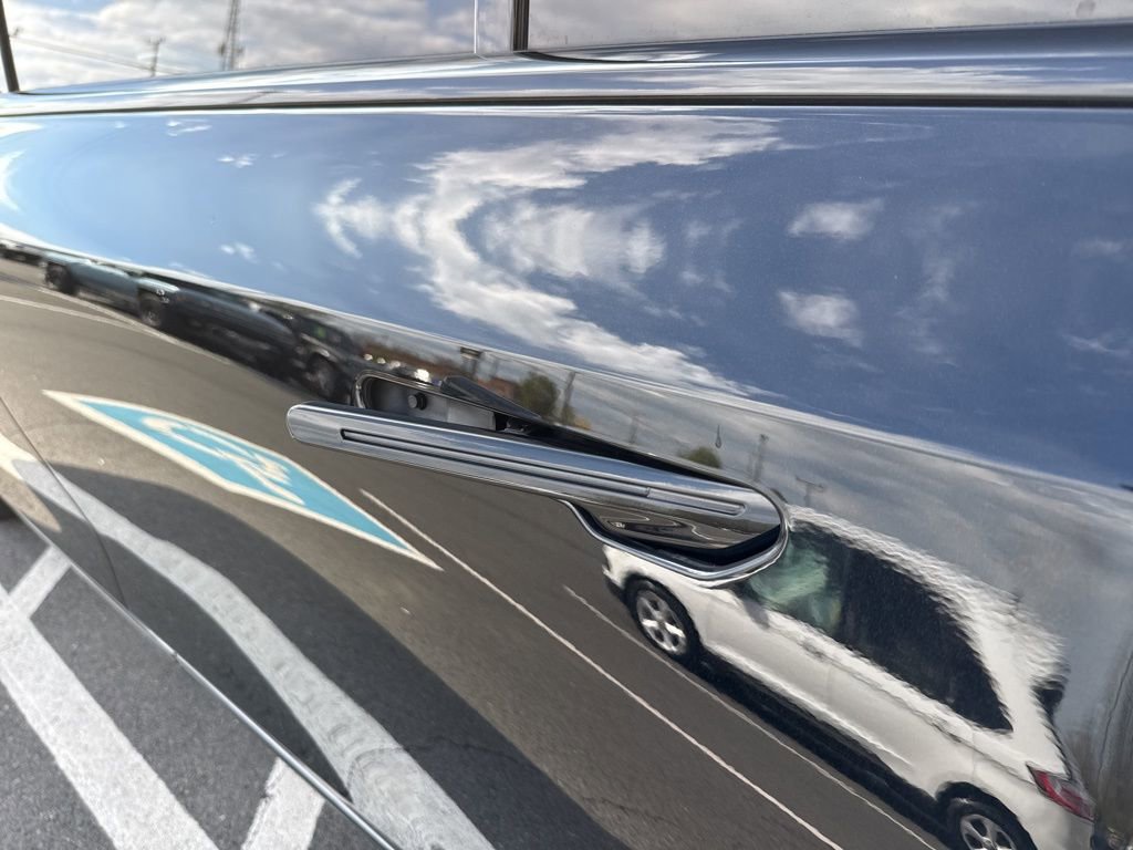 Used 2026 Cadillac Vistiq Platinum w/ LPO, Floor Liner Package AWD/4WD image 12