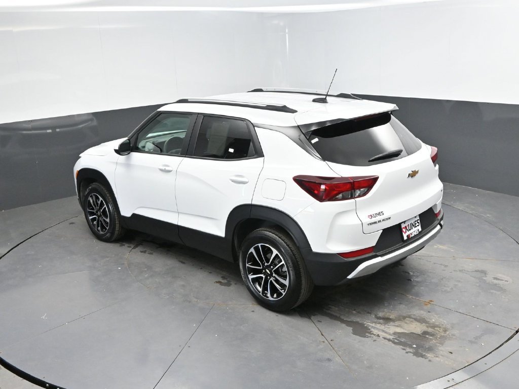 Used 2025 Chevrolet TrailBlazer LT FWD image 28