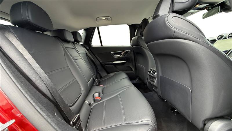 Used 2025 Mercedes-Benz GLC 350e 4MATIC image 18