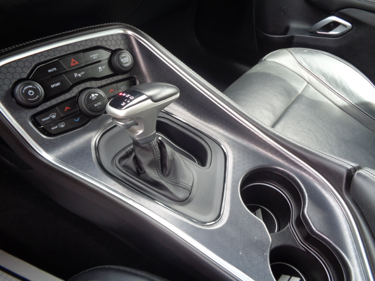 Used 2018 Dodge Challenger R/T Plus image 20