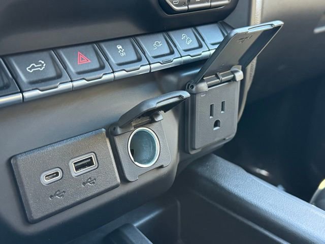 Used 2023 GMC Sierra 2500 AT4 w/ AT4 Preferred Package AWD/4WD image 15