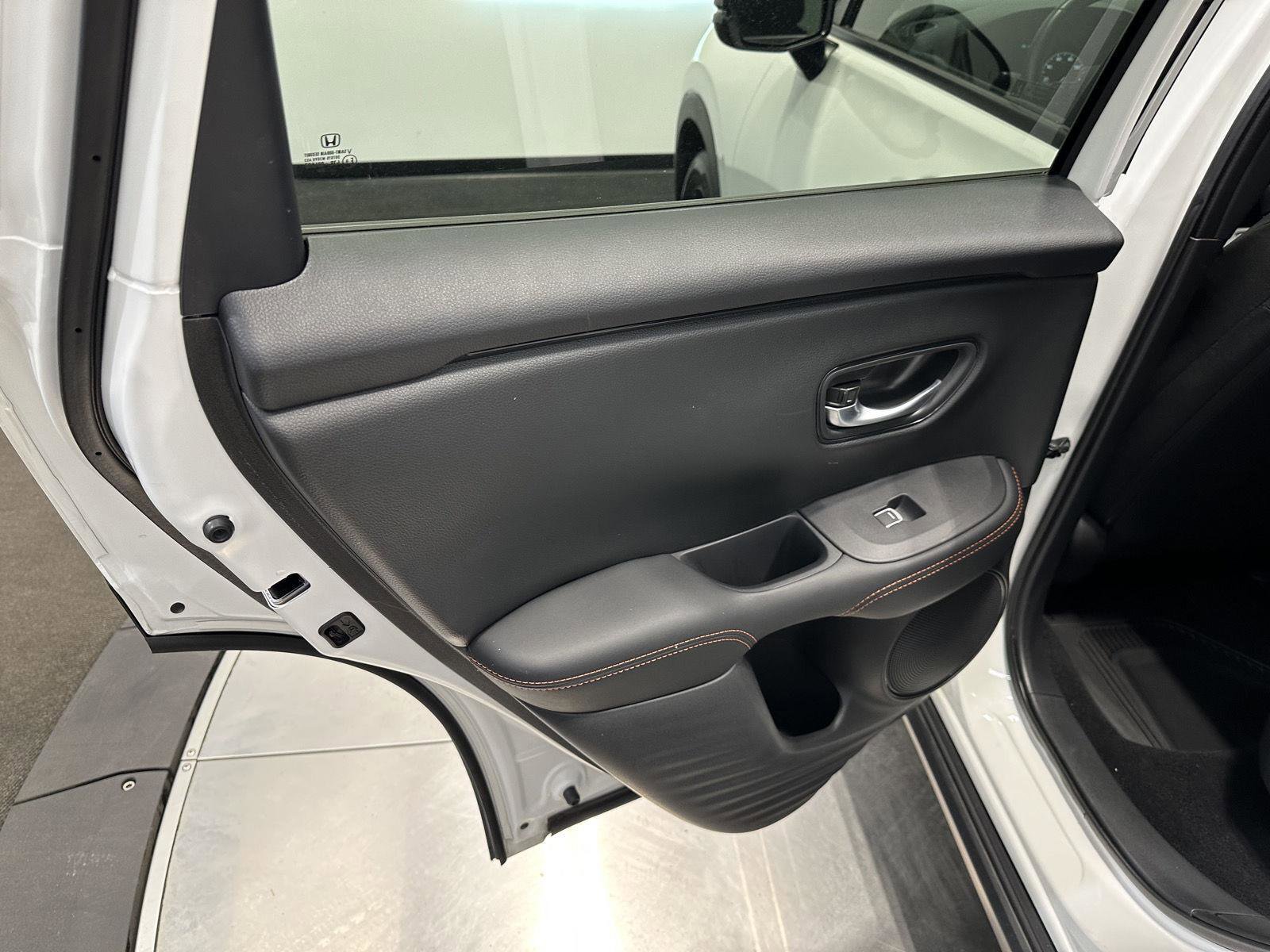 Certified 2025 Honda HR-V Sport image 25