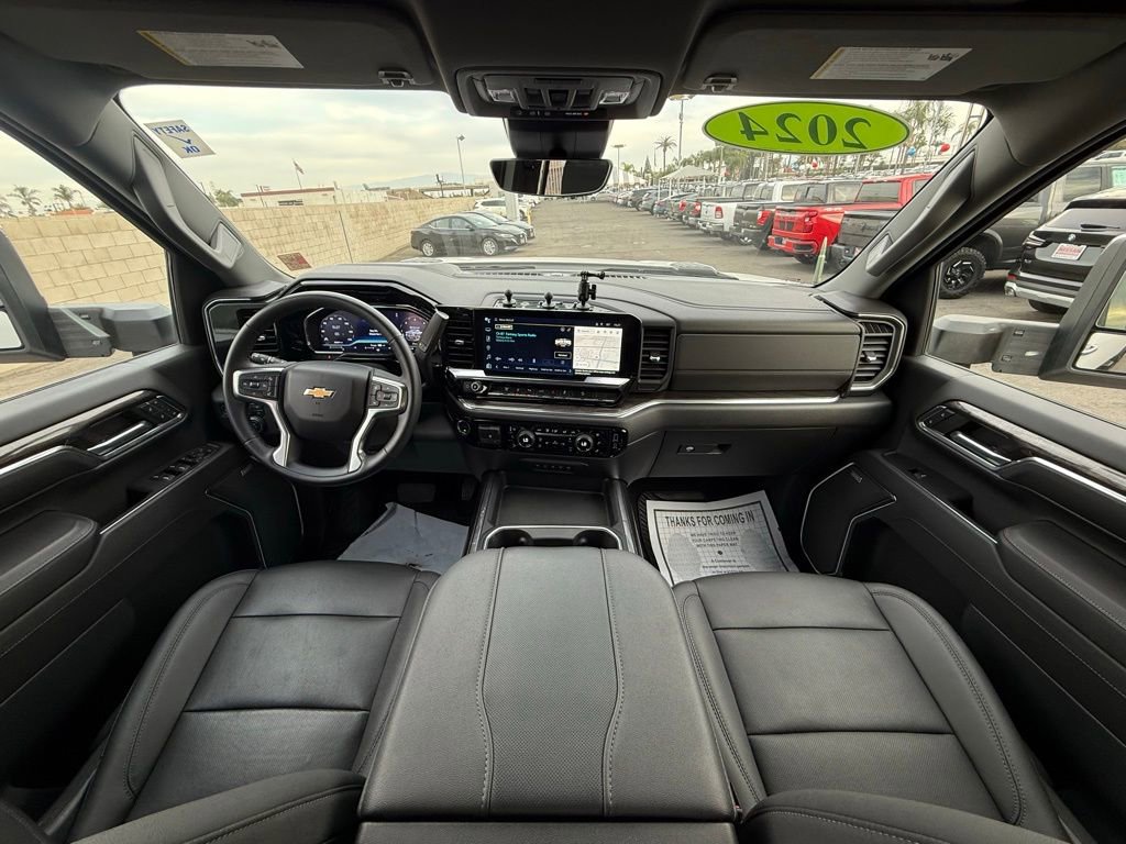 Used 2024 Chevrolet Silverado 2500 LTZ w/ LTZ Convenience Package image 15