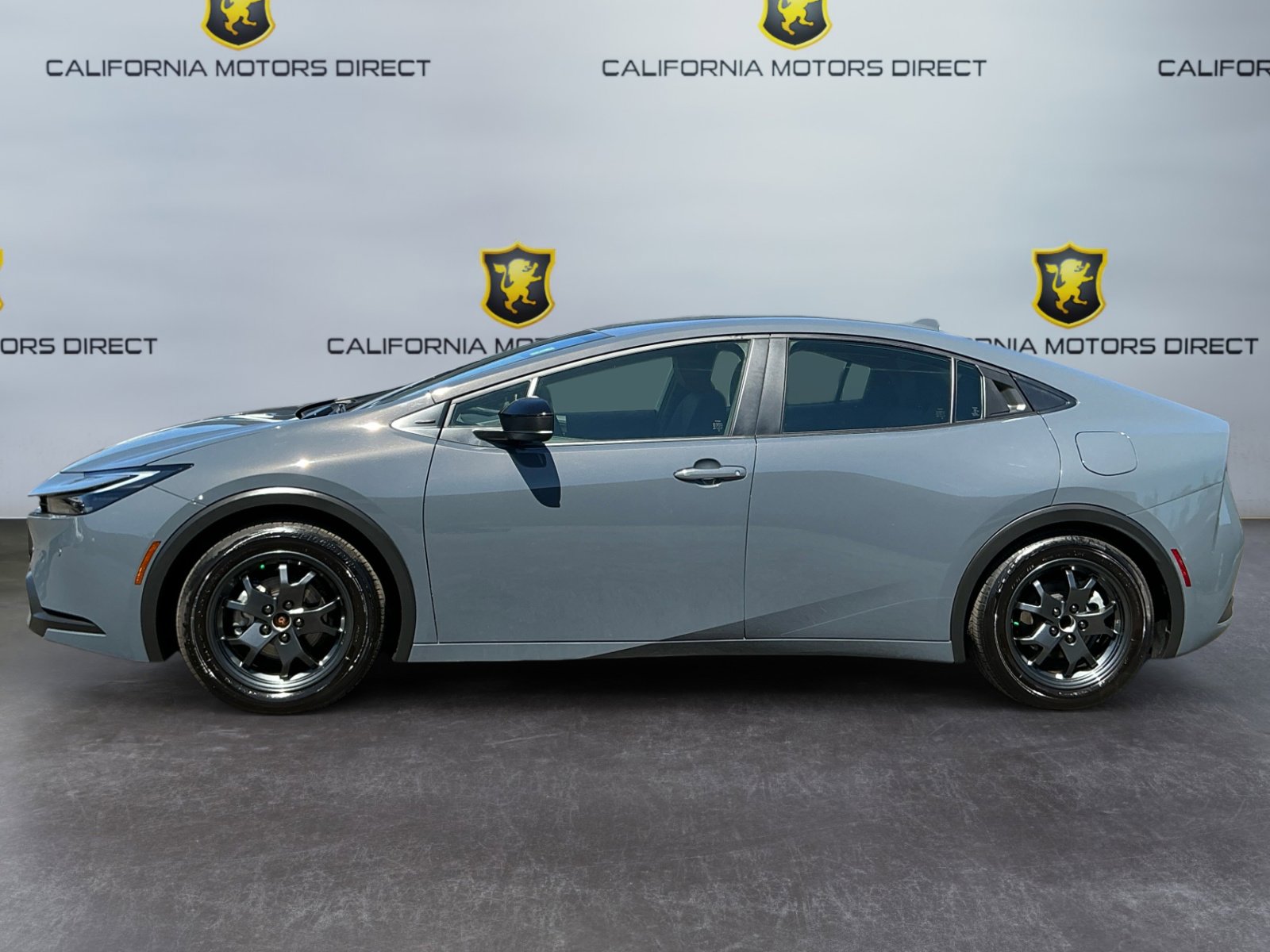Used 2025 Toyota Prius LE image 8