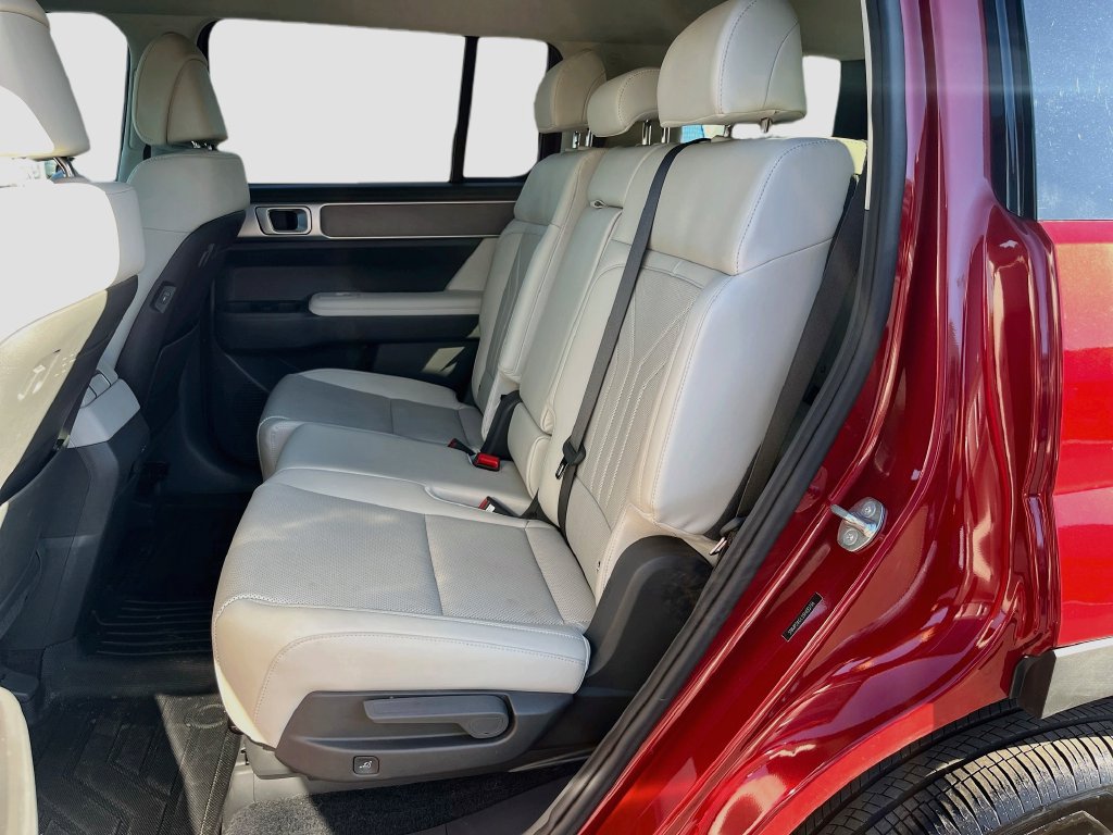 Used 2025 Hyundai Santa Fe SEL FWD image 23