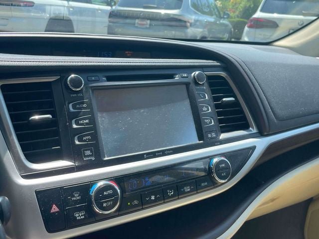 Used 2016 Toyota Highlander Limited AWD/4WD image 30