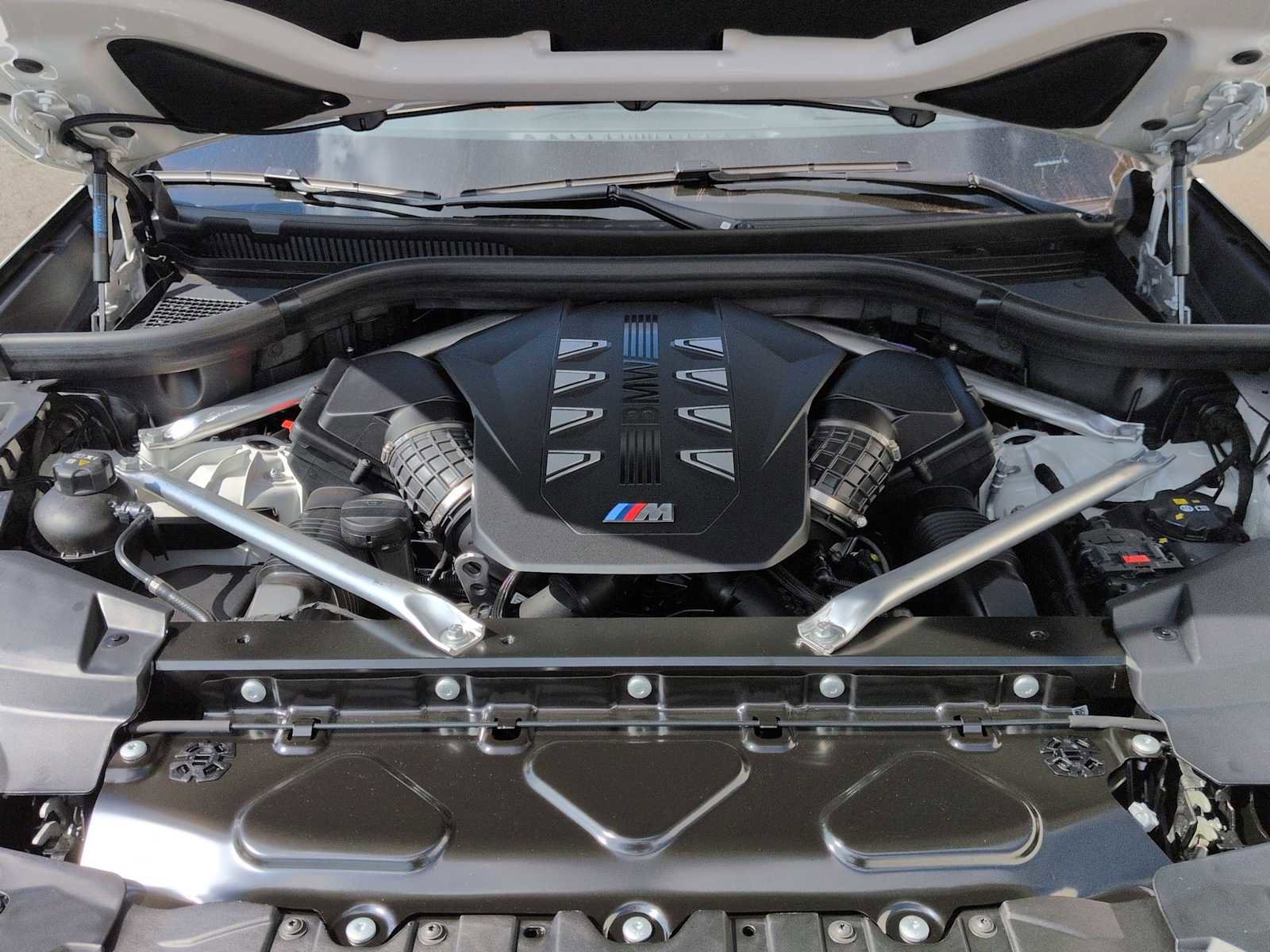 New 2026 BMW X5 M60i w/ Climate Comfort Package image 15