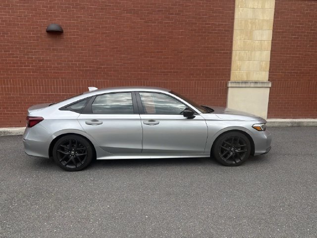 Used 2025 Honda Civic Sport image 2