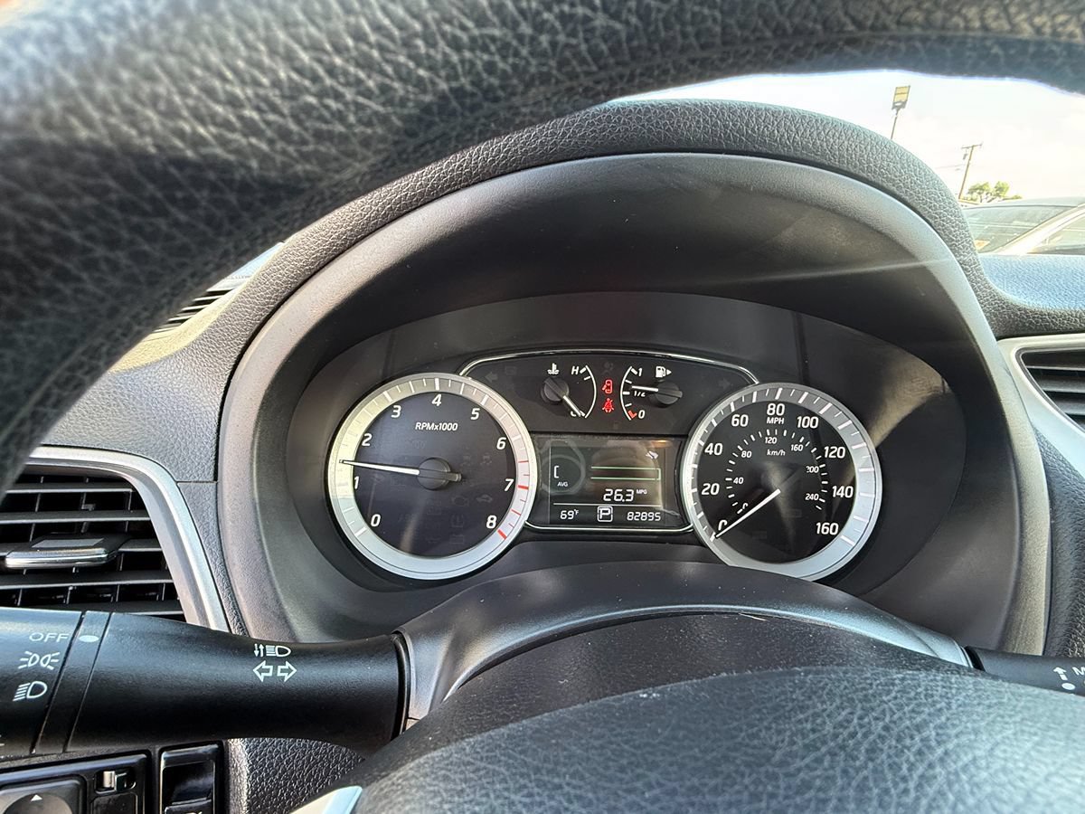 Used 2011 Nissan Sentra 2.0 SR FWD image 4