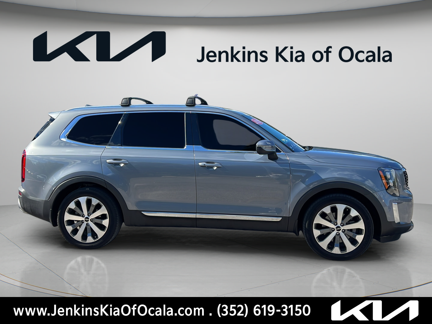 Certified 2022 Kia Telluride EX w/ EX Premium Package AWD/4WD image 2