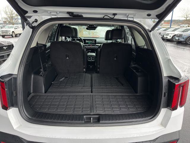 Used 2025 Kia Sorento SX image 7