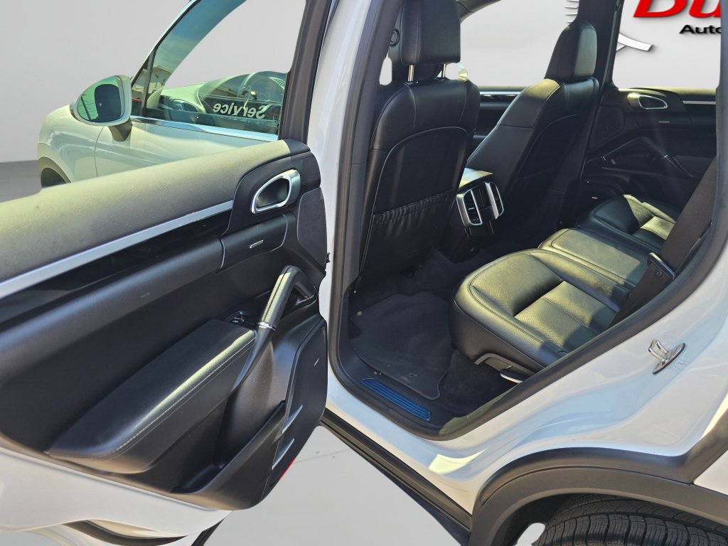 Used 2018 Porsche Cayenne S AWD/4WD image 46