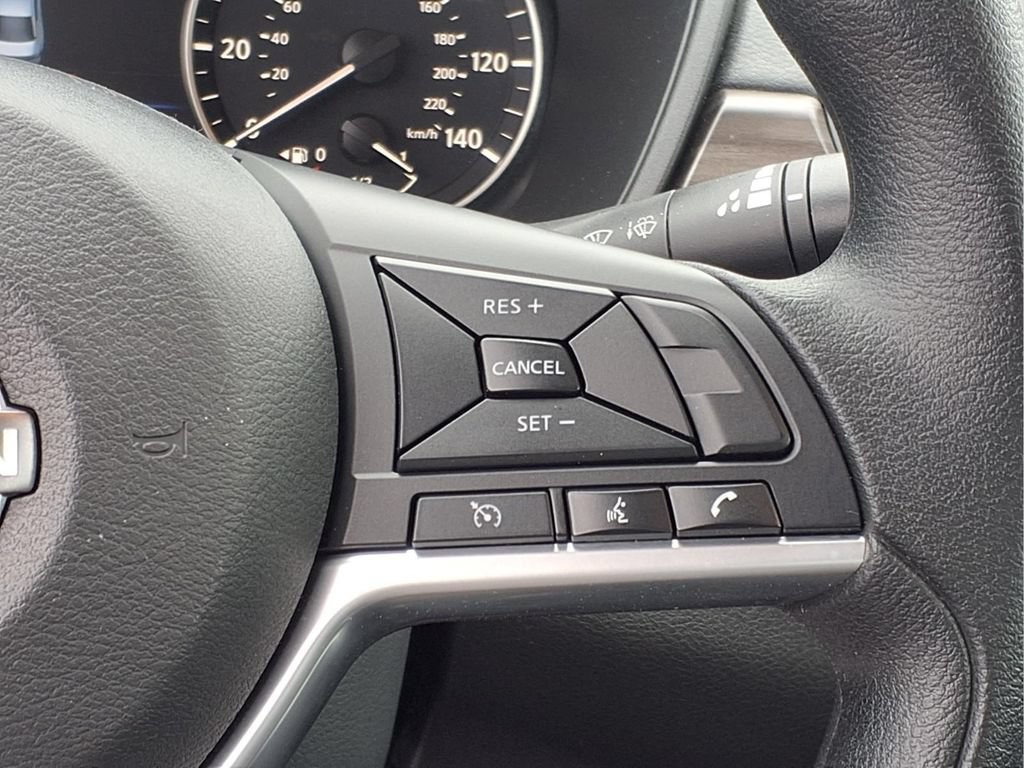 Used 2025 Nissan Altima 2.5 SV FWD image 17