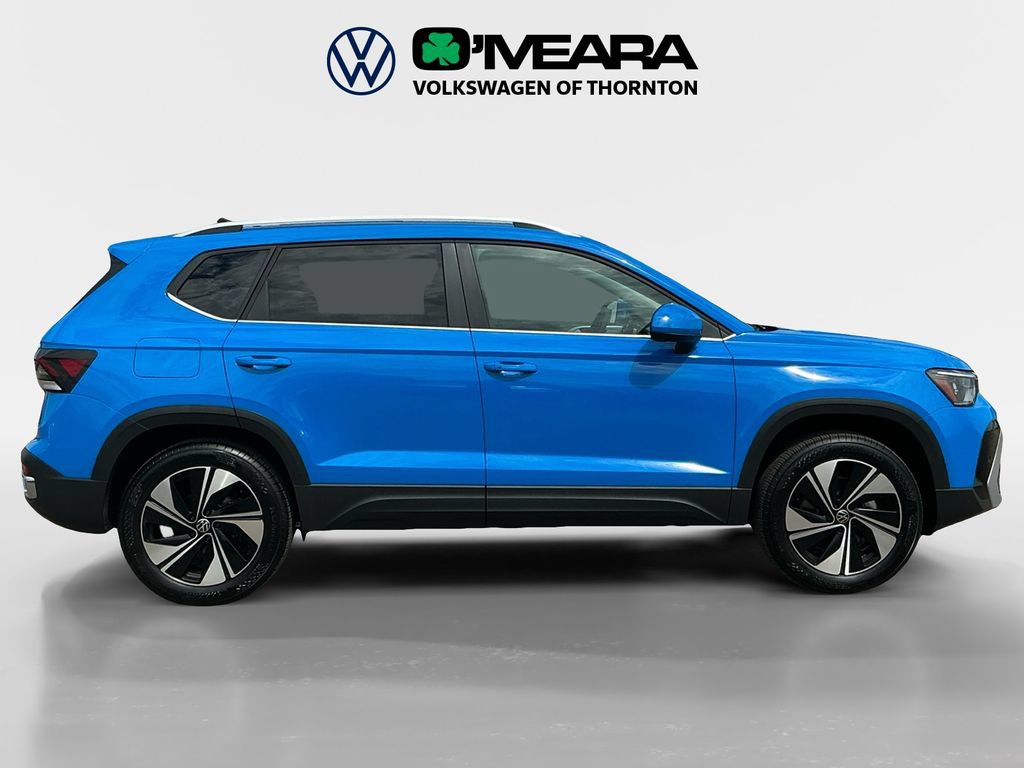 Used 2025 Volkswagen Taos SE w/ Panoramic Sunroof Package AWD/4WD image 6