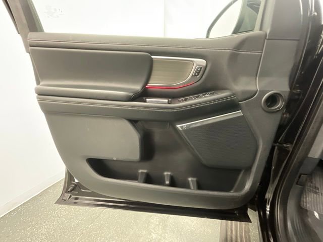 Used 2025 Ford Expedition Platinum AWD/4WD image 9