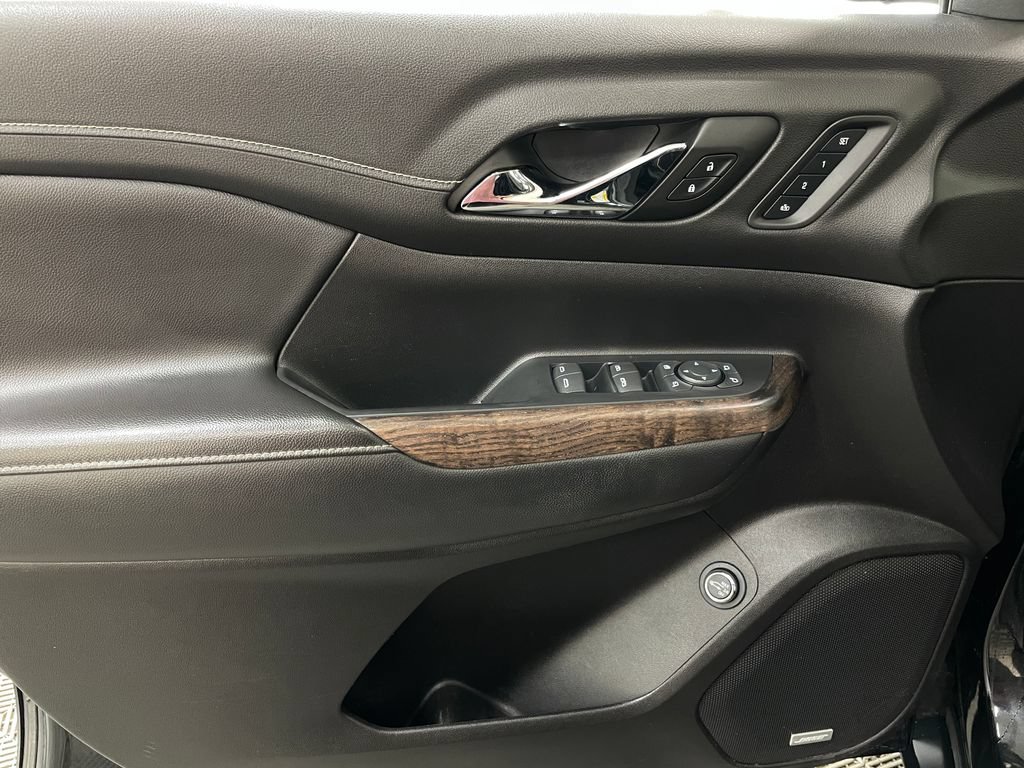 Used 2023 GMC Acadia Denali FWD image 28