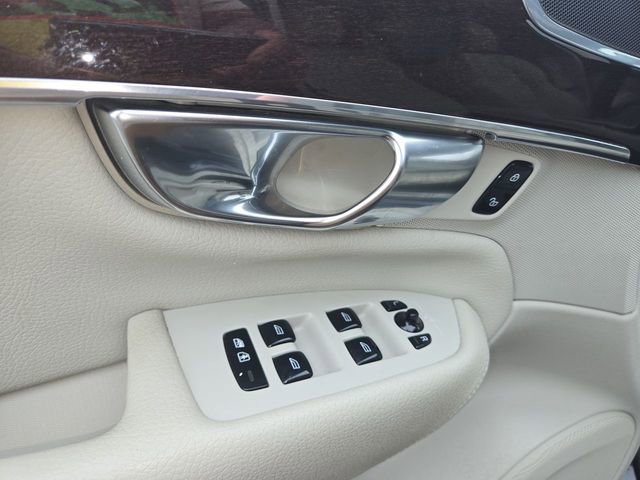 Used 2019 Volvo XC90 T5 Momentum w/ Protection Package Premier FWD image 13