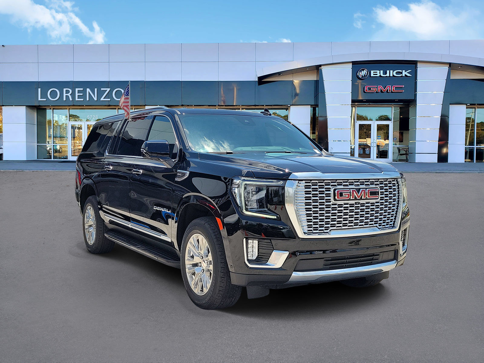 Used 2024 GMC Yukon XL Denali w/ Advanced Technology Package AWD/4WD image 3