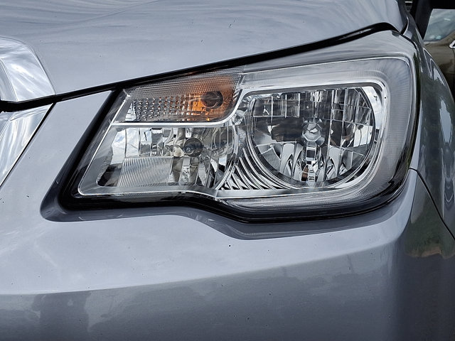 Used 2018 Subaru Forester 2.5i Premium w/ All-Weather Package AWD/4WD image 10