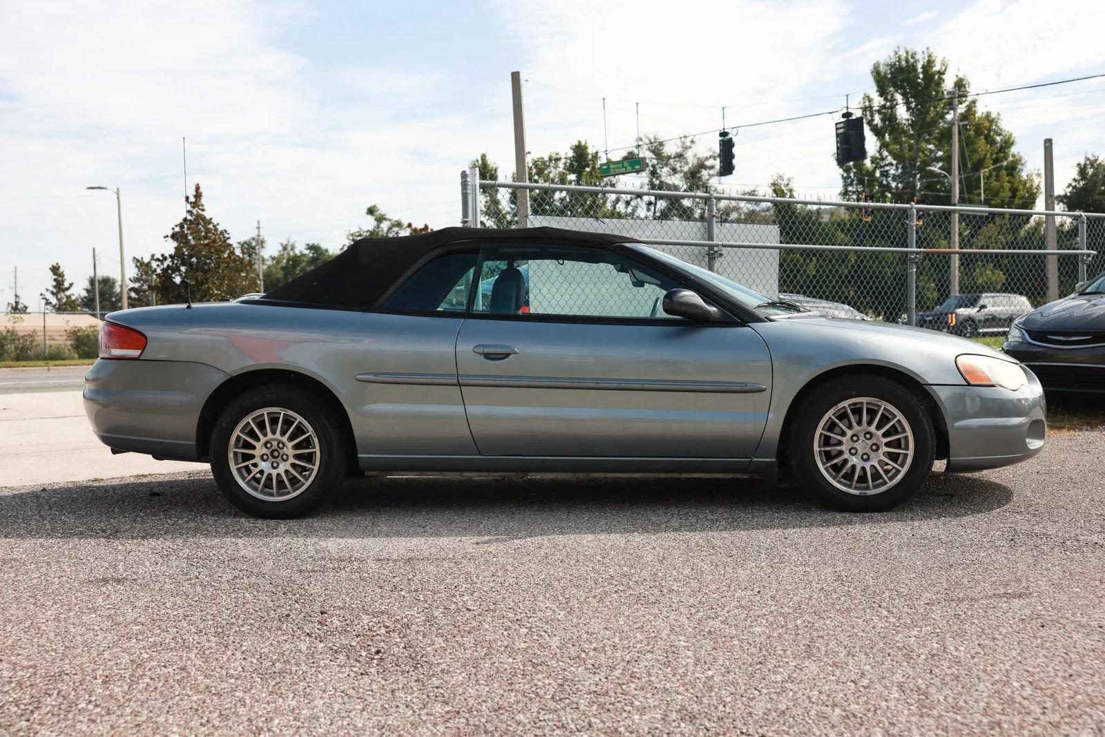 Used 2006 Chrysler Sebring Touring FWD image 7