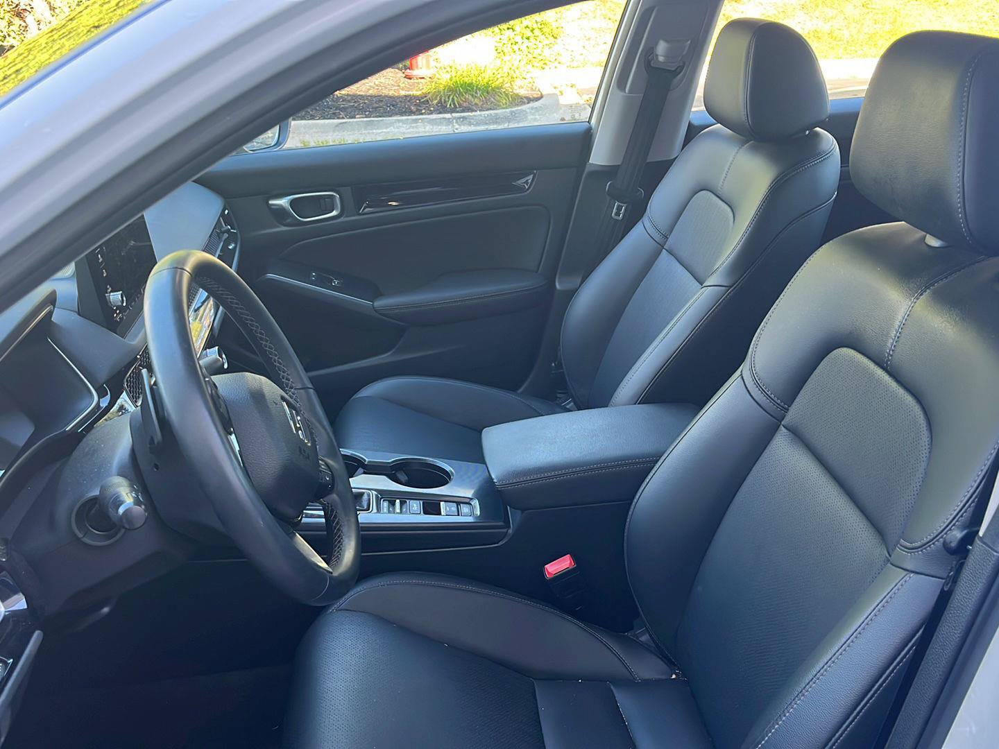 Used 2024 Honda Civic Touring image 2