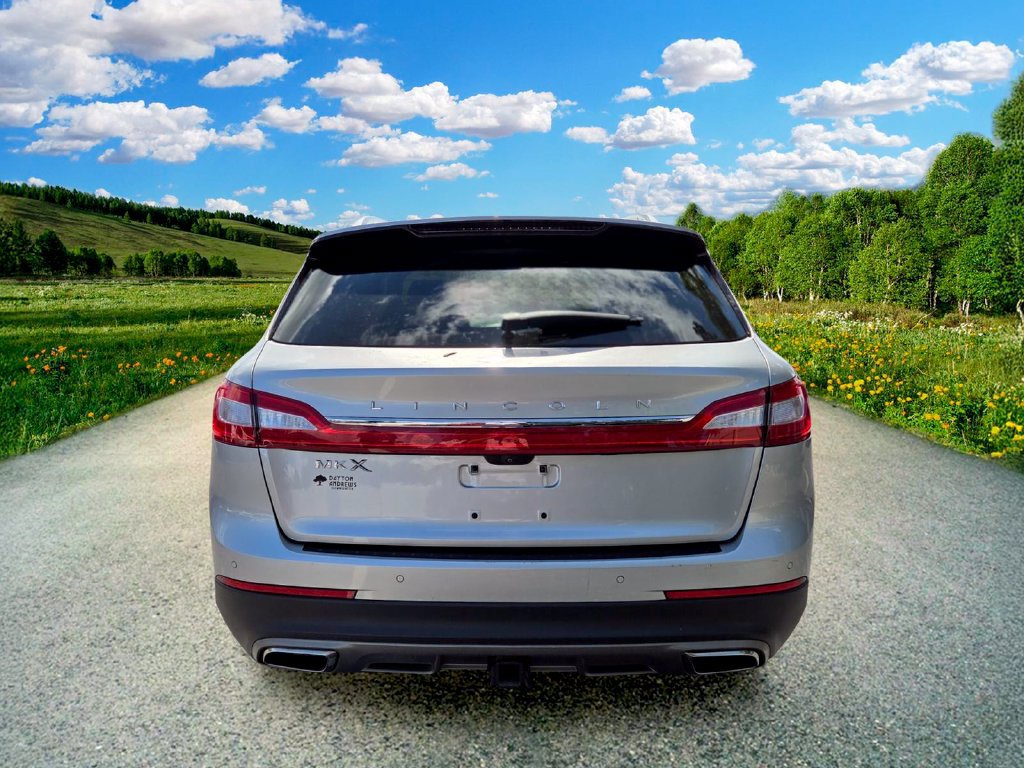 Used 2018 Lincoln MKX Reserve w/ Driver Assistance Package FWD image 5