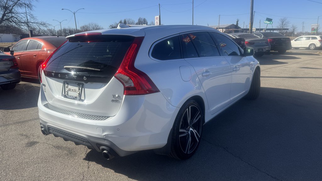 Used 2017 Volvo V60 T6 R-Design Platinum w/ Climate Package AWD/4WD image 8