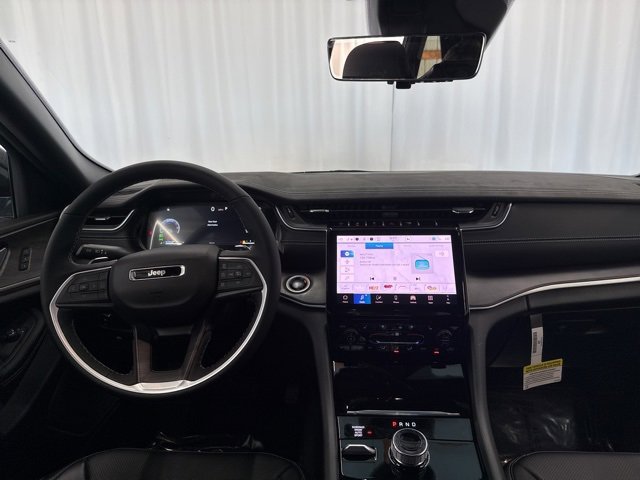 New 2025 Jeep Grand Cherokee Limited w/ Luxury Tech Group II image 8
