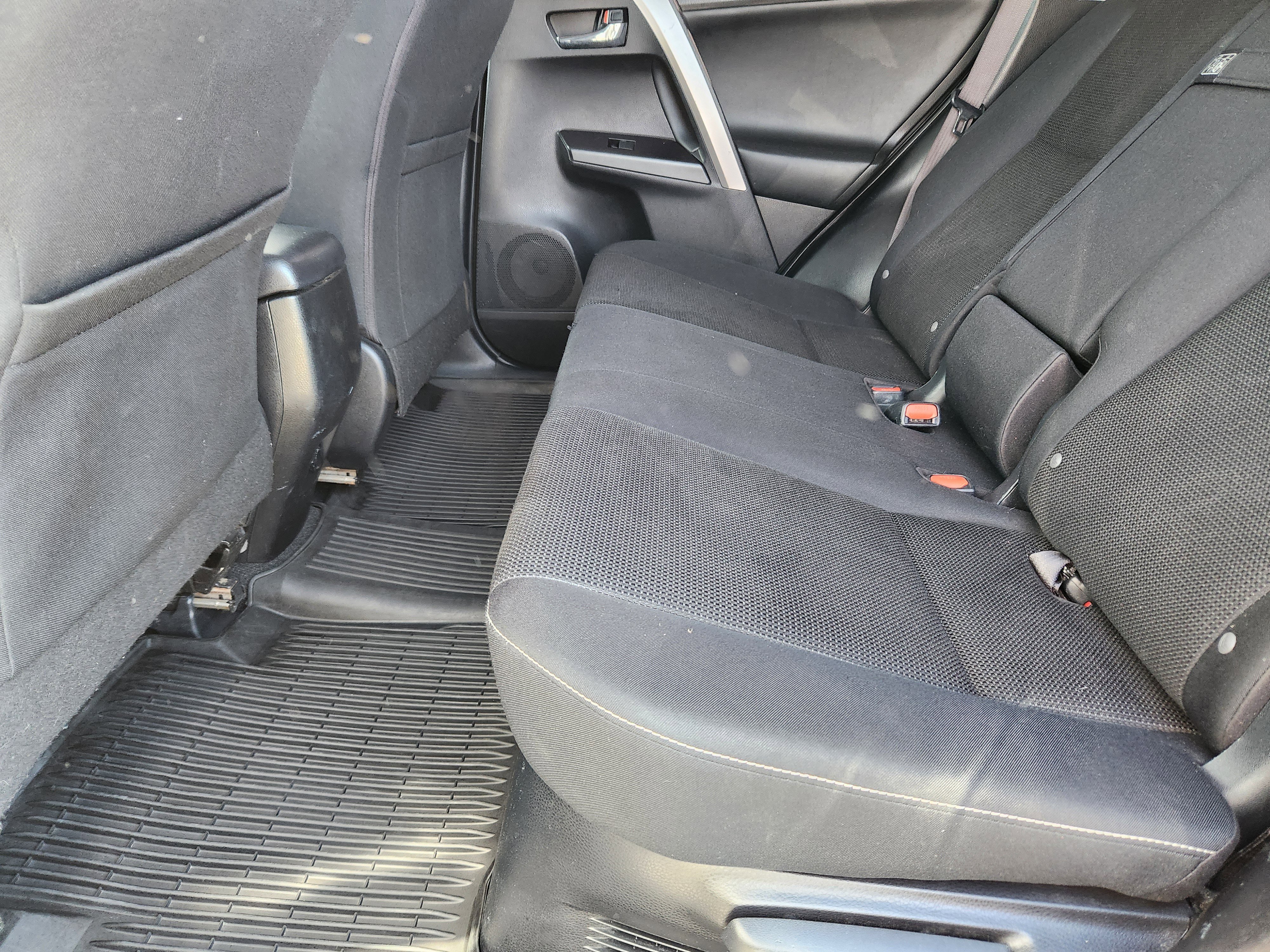 Used 2016 Toyota RAV4 XLE image 10